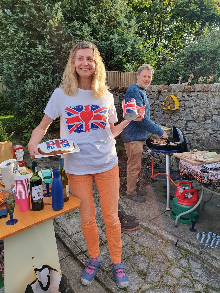 Hövding deployed, a birthday and a BBQ