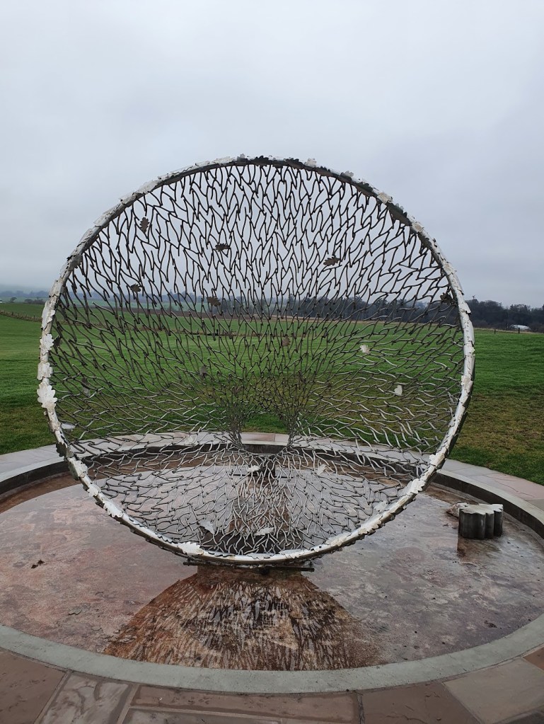 Sculpture by Rob Mulholland to commemorate the tree planting